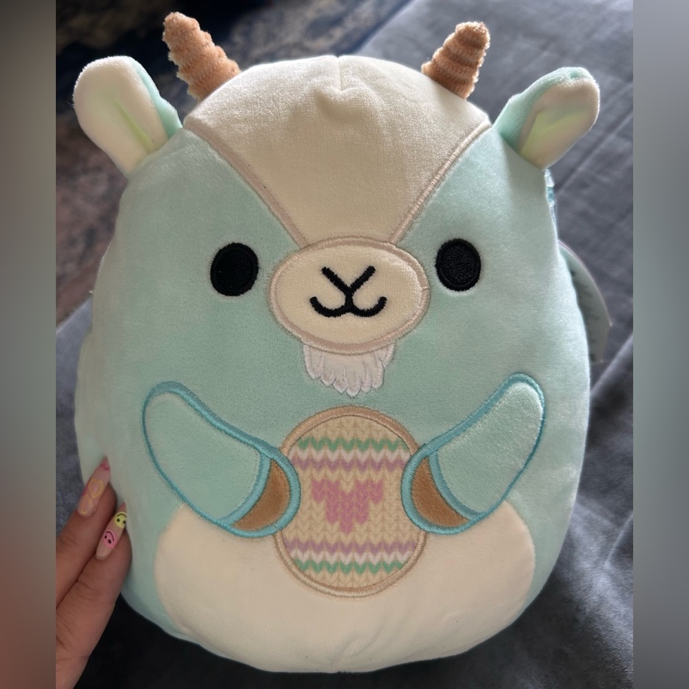 NWT-Squishmallows Mint and Cream Goat Plush- Domingo
